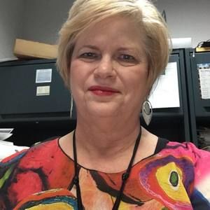 Meet your Posher, Lonna